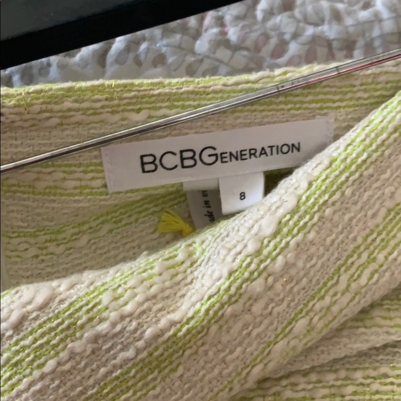 BNWT BCBG generation skirt in lime comb color - Picture 2 of 8
